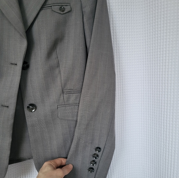 Mexx grey pinstripe pantsuit, size 2, new condition - Picture 5 of 9